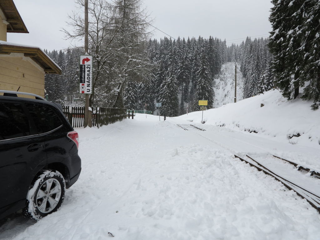 Do Perninku můžete přijet lyžovat autem i vlakem