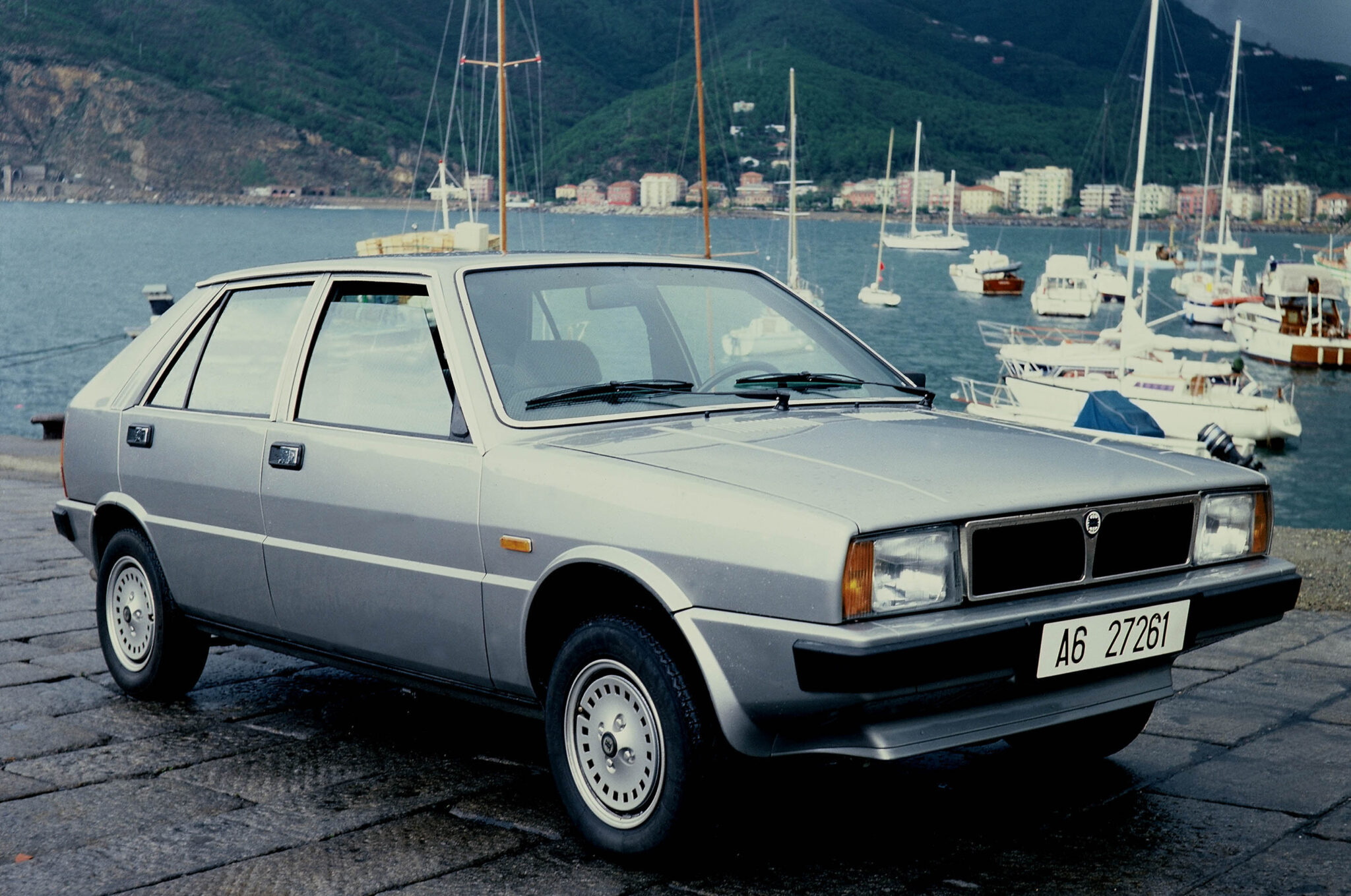 LHA111-Delta-1.3-1.5-1979-1982A-2048x135
